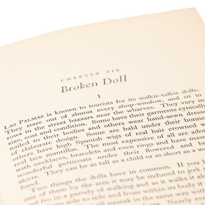 First edition of Singing in the Shrouds by Ngaio Marsh, photo of content.